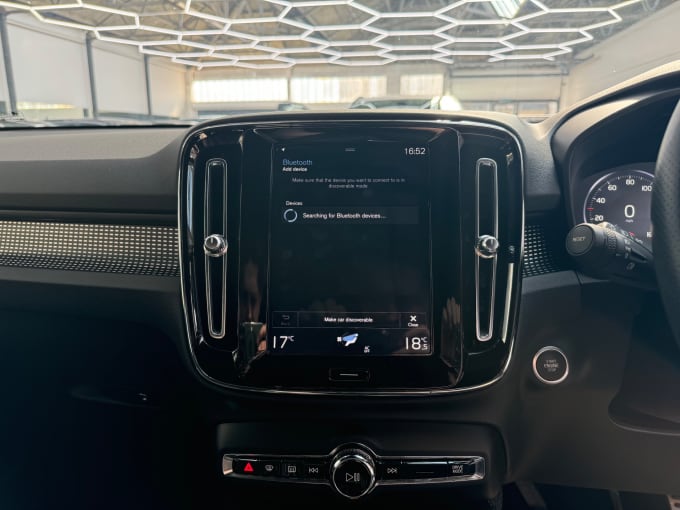 2025 Volvo Xc40