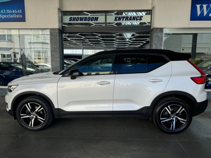 2025 Volvo Xc40