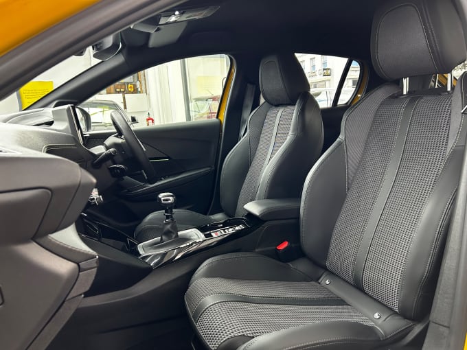 2025 Peugeot 208