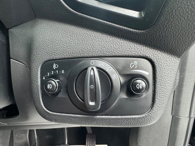 2025 Ford C-max