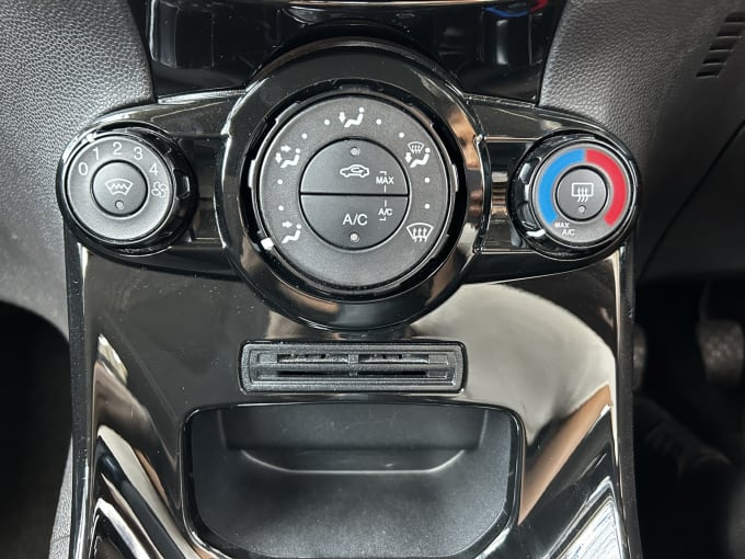 2015 Ford Fiesta