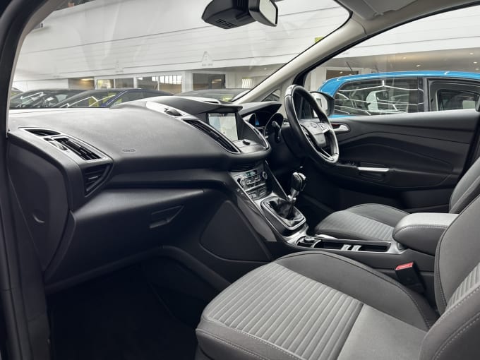 2025 Ford C-max