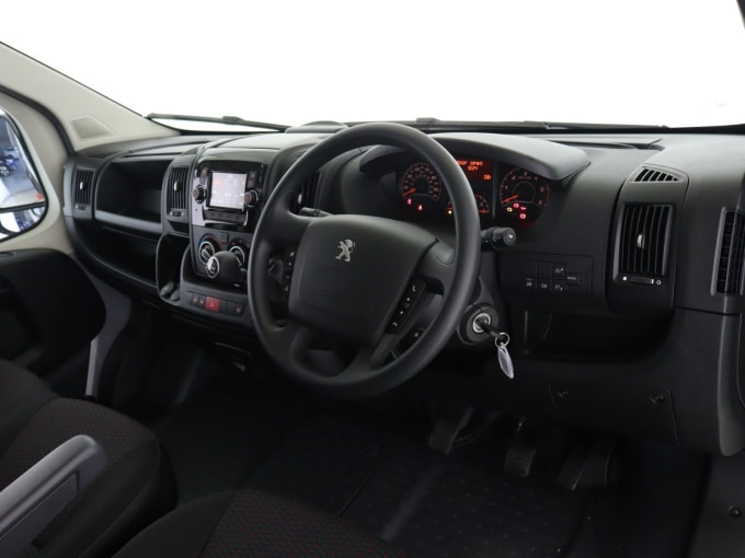 2025 Peugeot Boxer