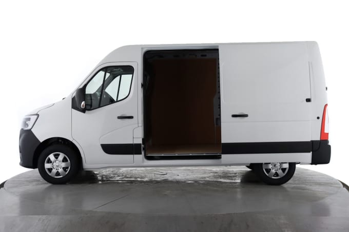 2025 Renault Master