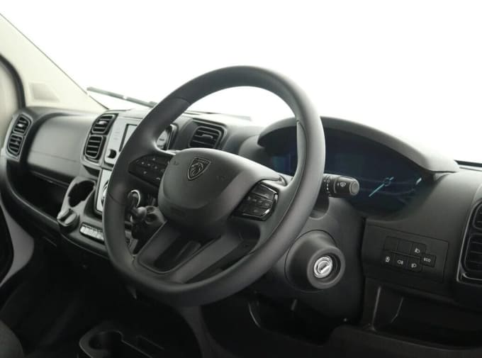 2025 Peugeot Boxer