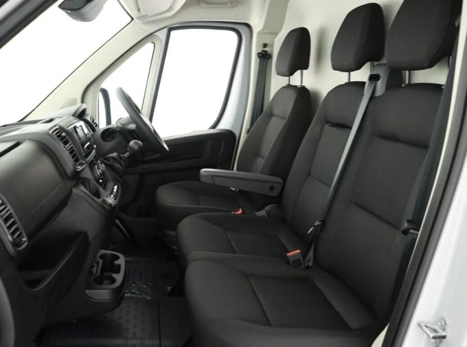 2025 Peugeot Boxer