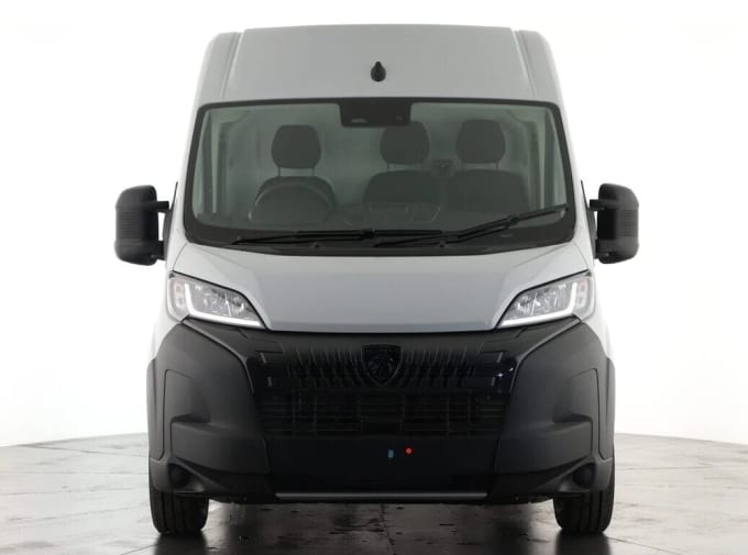 2025 Peugeot Boxer