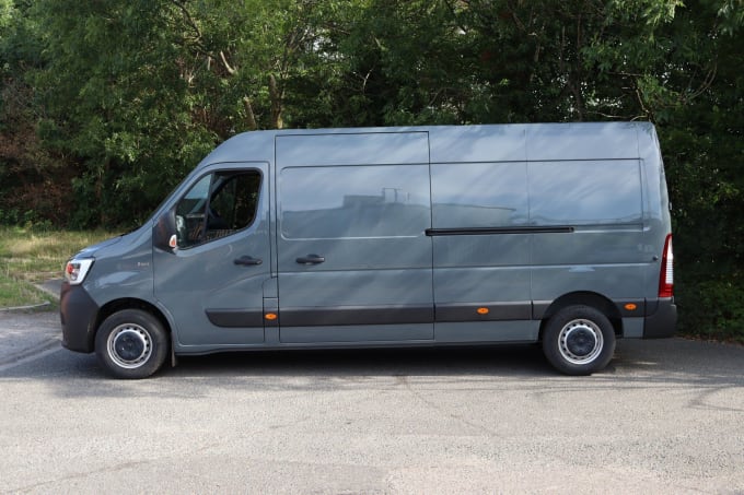 2024 Renault Master