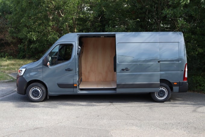 2024 Renault Master