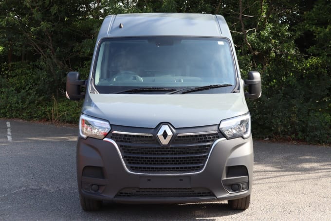 2024 Renault Master