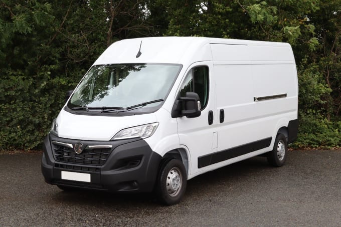 2025 Vauxhall Movano