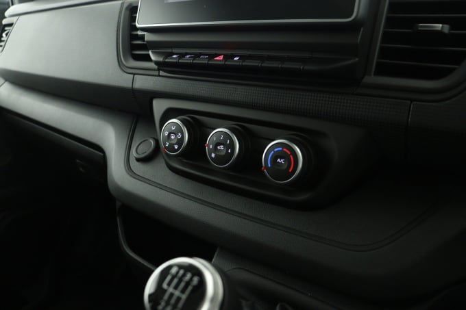 2025 Renault Trafic