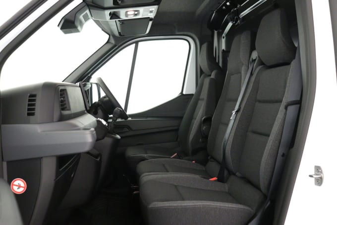2025 Renault Master