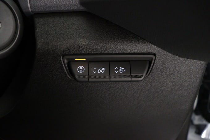 2025 Renault Master