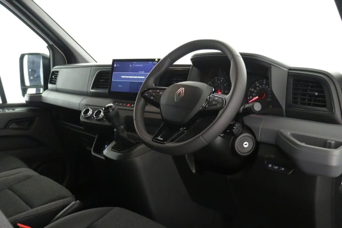 2025 Renault Master