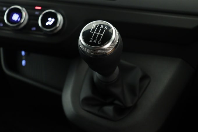 2025 Renault Master