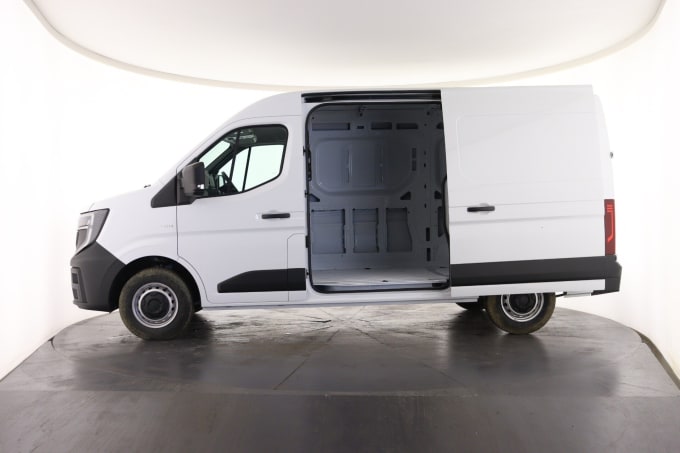 2025 Renault Master
