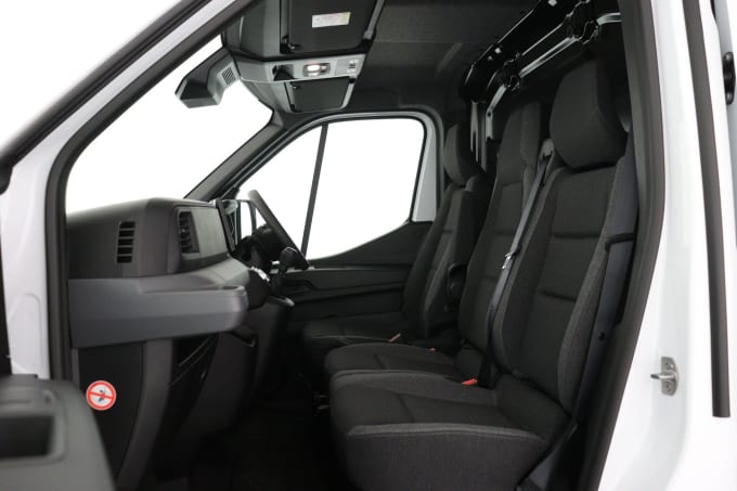 2025 Renault Master