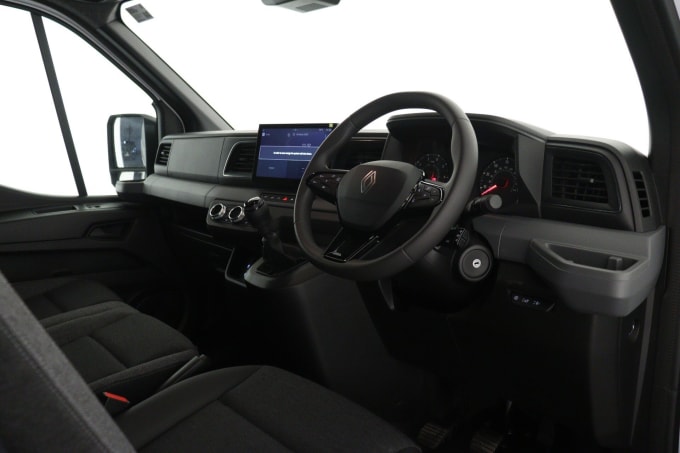 2025 Renault Master