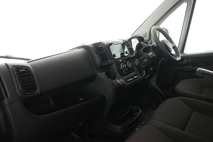2025 Peugeot Boxer
