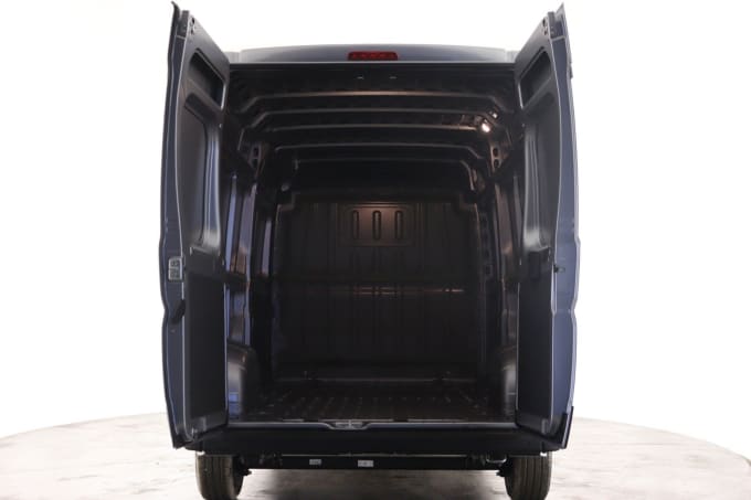 2025 Peugeot Boxer