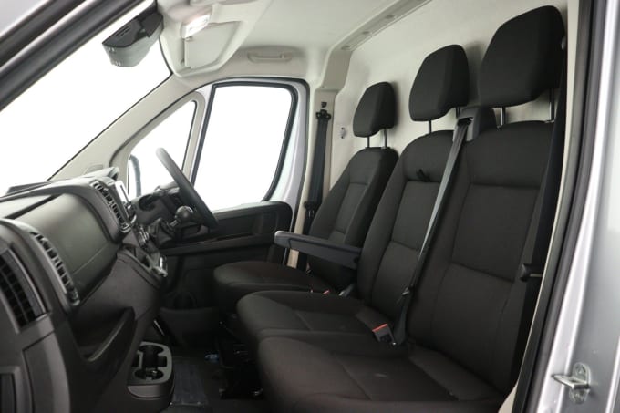 2025 Peugeot Boxer