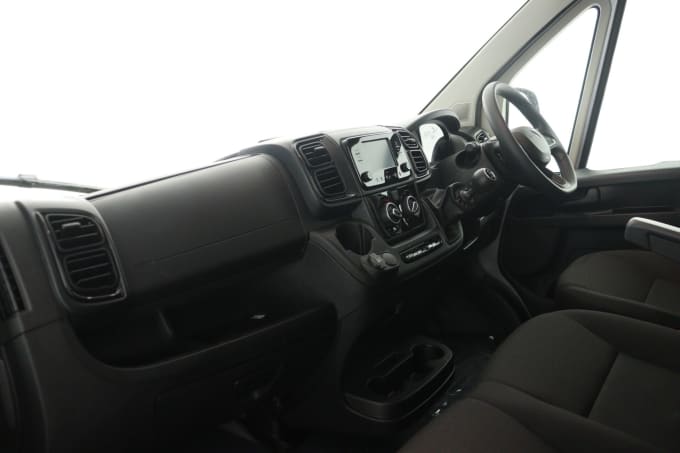 2025 Peugeot Boxer