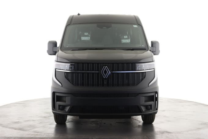 2025 Renault Master