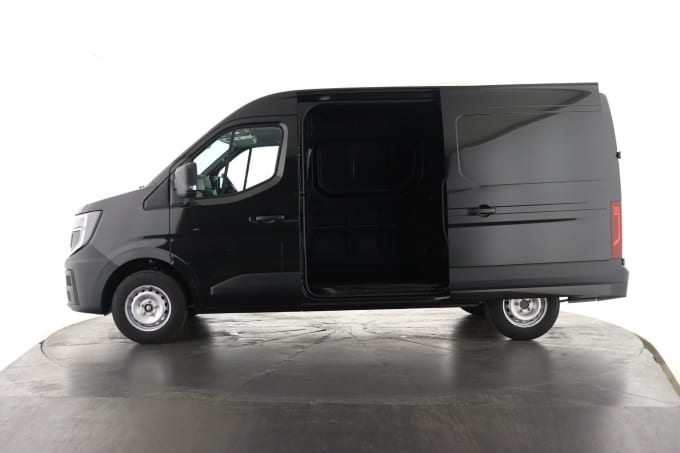 2025 Renault Master