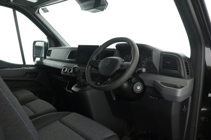 2025 Renault Master
