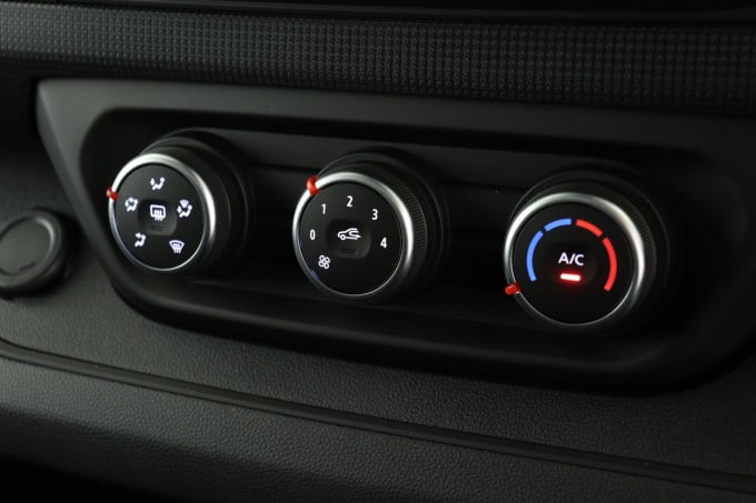 2025 Renault Trafic