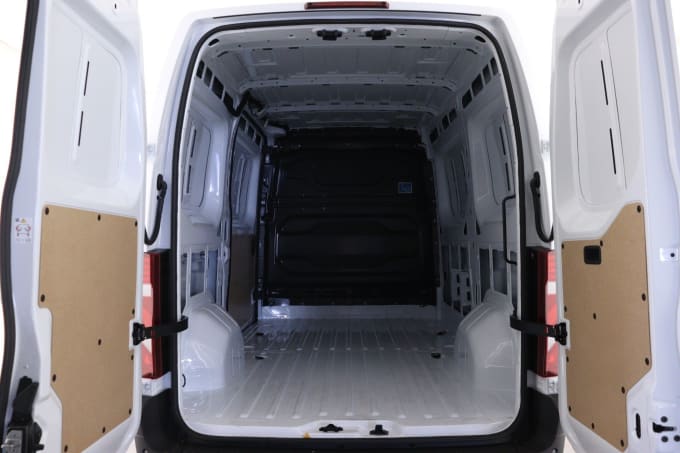 2025 Renault Master