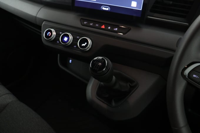 2025 Renault Master