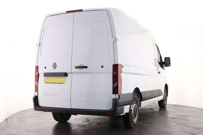 2025 Renault Master