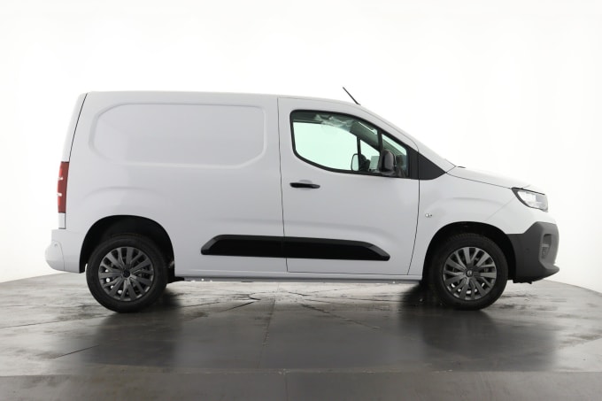 2025 Peugeot Partner