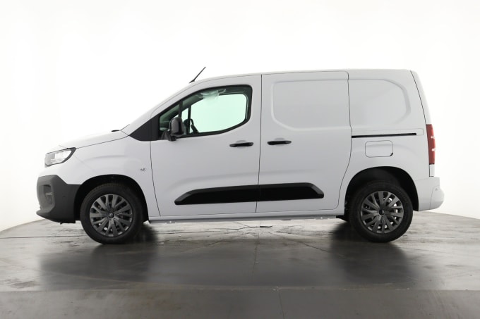 2025 Peugeot Partner