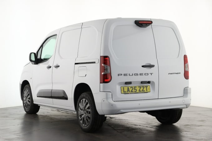 2025 Peugeot Partner