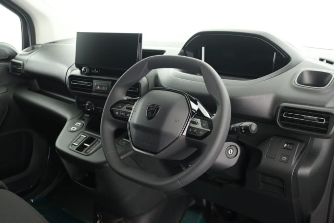 2025 Peugeot Partner
