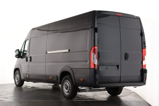 2025 Peugeot Boxer