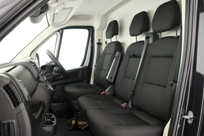 2025 Peugeot Boxer