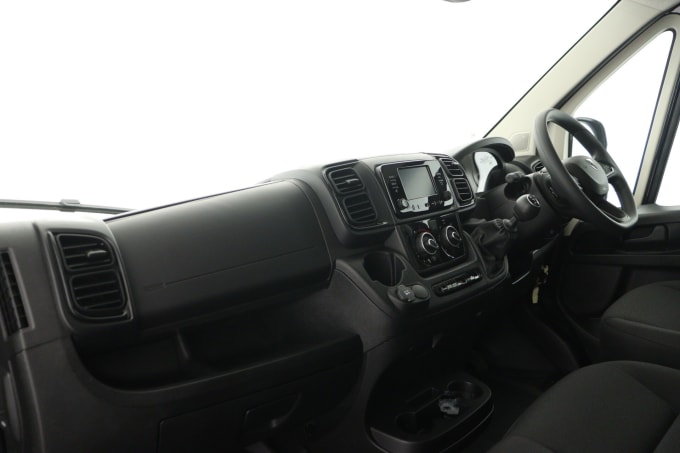 2025 Peugeot Boxer