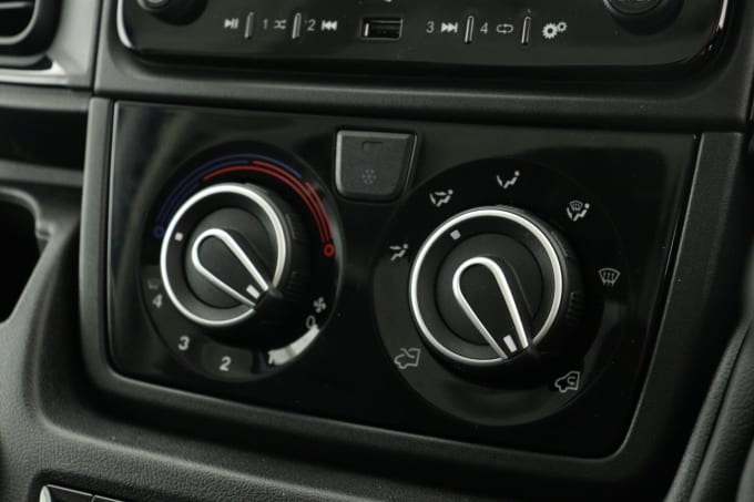 2025 Peugeot Boxer