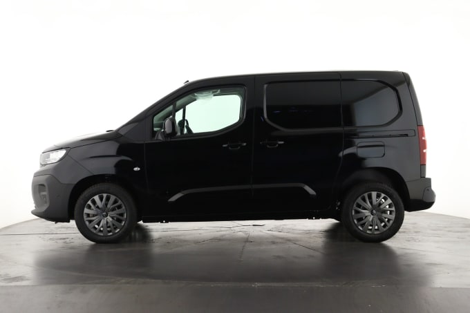 2025 Peugeot Partner