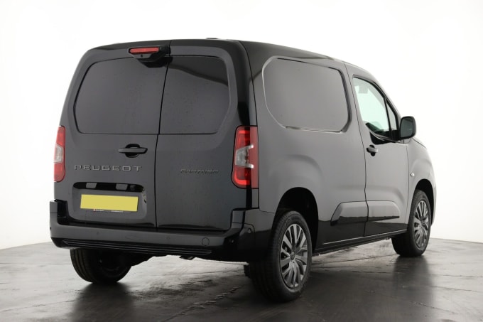 2025 Peugeot Partner