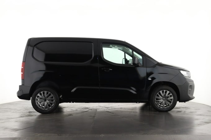 2025 Peugeot Partner