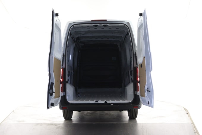 2025 Renault Master