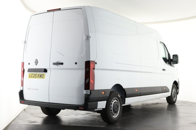 2025 Renault Master