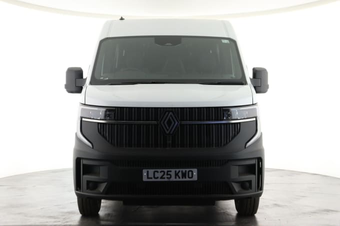 2025 Renault Master