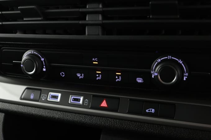 2025 Peugeot Expert