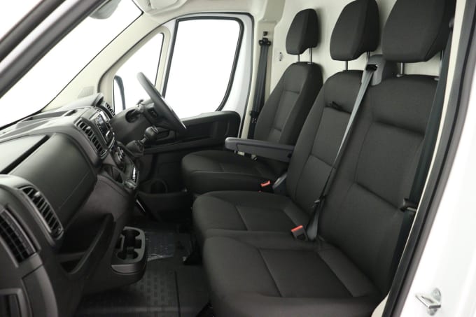 2025 Peugeot Boxer